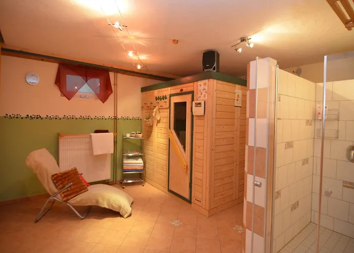 Cozy In Marktrodach With Sauna * كروناخ